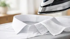 Jak vyžehlit límec košile bez vlnek a lesku: jednoduchý postup, který funguje