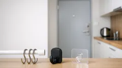 Jak využít mrtvý prostor v bytě: 3 úložné triky bez vrtání