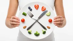 Co jíst před spaním: potraviny, které vám pomohou usnout – a ty, které vás mohou udržet vzhůru