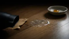 Jak odstranit lepidlo po papírové pásce z podlahy bez škrábanců